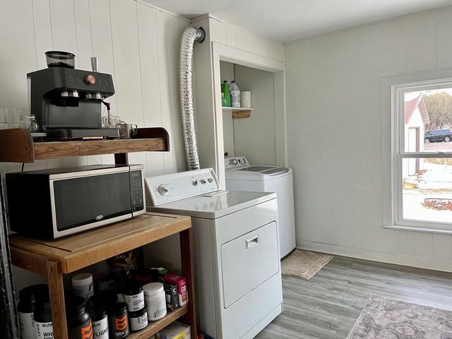 705 W NORTH WATER STREET, New London, WI 54981