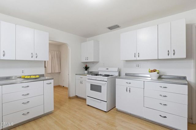916 E Santa Paula Street, Santa Paula, CA 93060