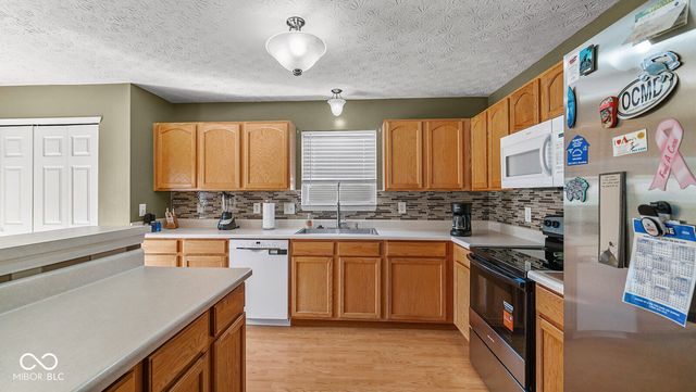 1382 Fall Ridge Drive, Brownsburg, IN 46112