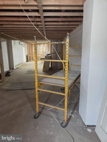1129 W BALTIMORE ST, Baltimore, MD 21223