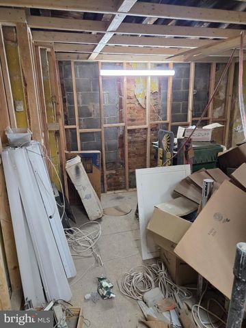 1129 W BALTIMORE ST, Baltimore, MD 21223