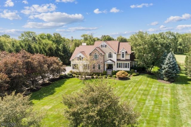1 Jordan Ct, Washington Twp., NJ 07853