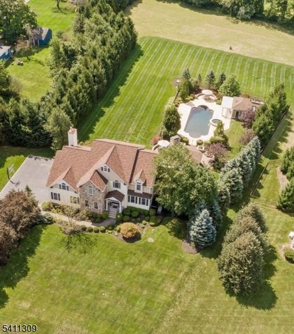 1 Jordan Ct, Washington Twp., NJ 07853