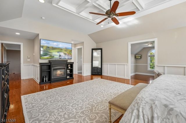 1 Jordan Ct, Washington Twp., NJ 07853