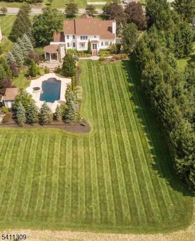 1 Jordan Ct, Washington Twp., NJ 07853