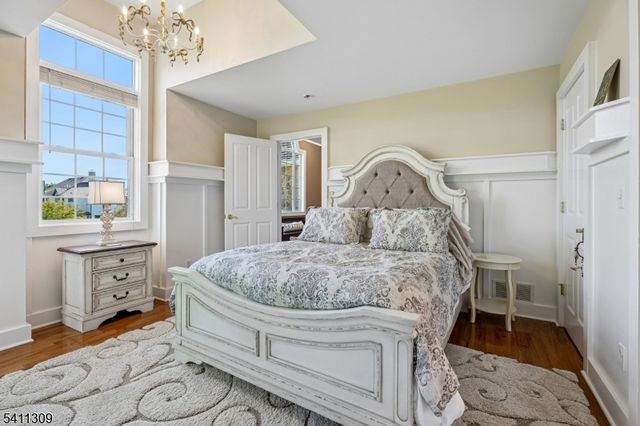 1 Jordan Ct, Washington Twp., NJ 07853