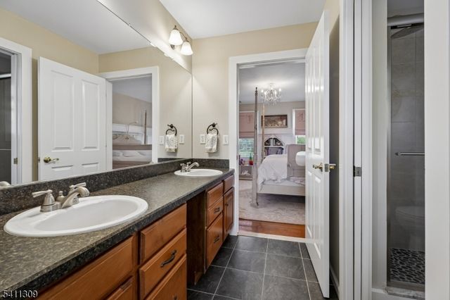 1 Jordan Ct, Washington Twp., NJ 07853