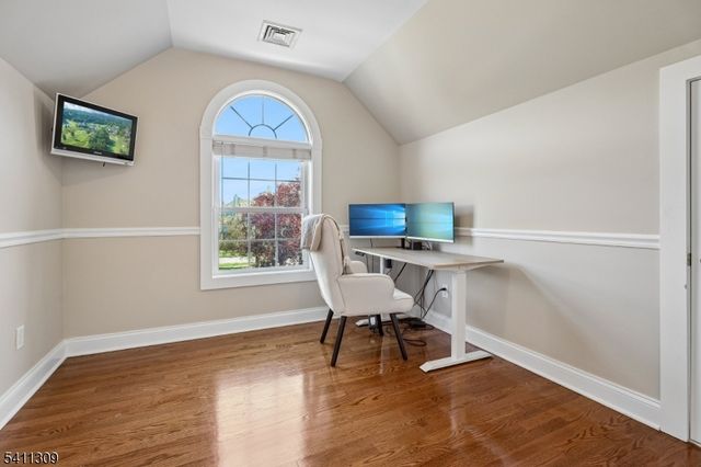 1 Jordan Ct, Washington Twp., NJ 07853