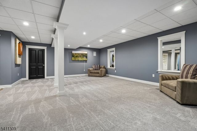 1 Jordan Ct, Washington Twp., NJ 07853