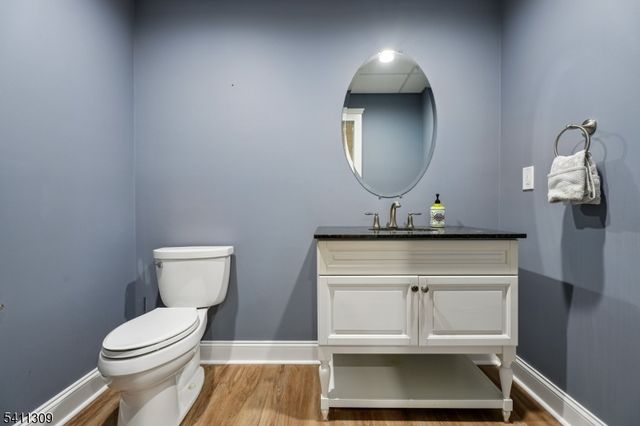 1 Jordan Ct, Washington Twp., NJ 07853