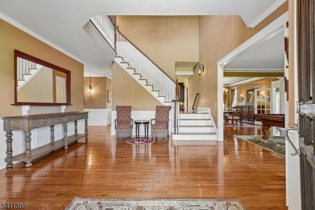 1 Jordan Ct, Washington Twp., NJ 07853