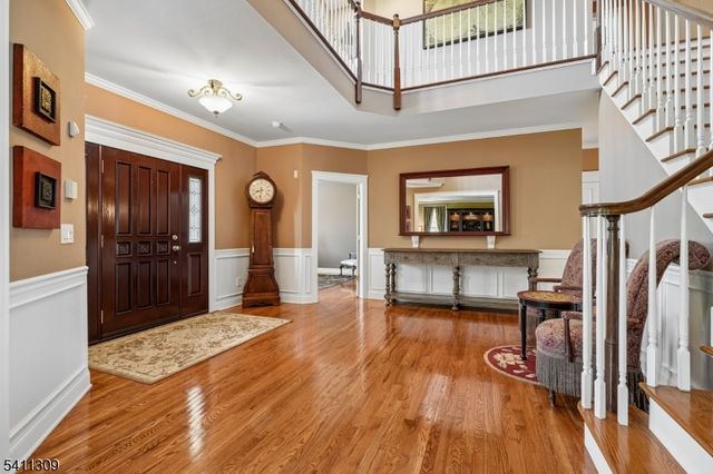 1 Jordan Ct, Washington Twp., NJ 07853