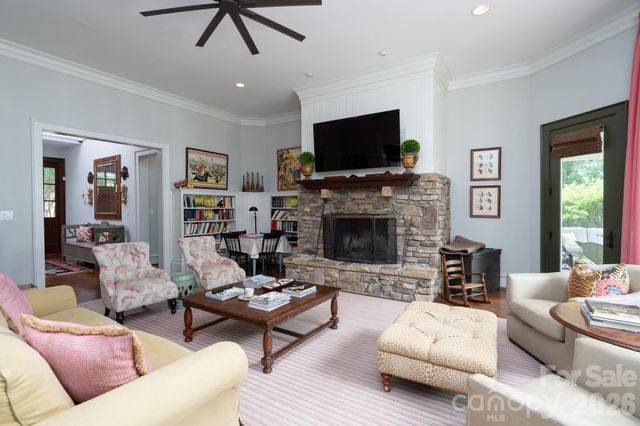 2375 Southpoint Lane, New London, NC 28127