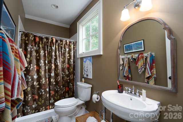 2375 Southpoint Lane, New London, NC 28127