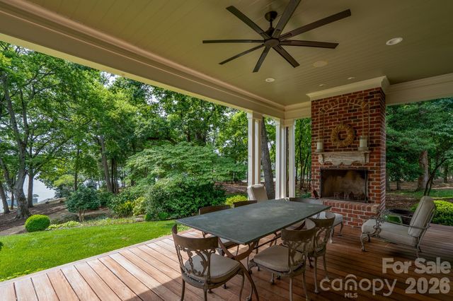 2375 Southpoint Lane, New London, NC 28127