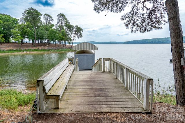 2375 Southpoint Lane, New London, NC 28127