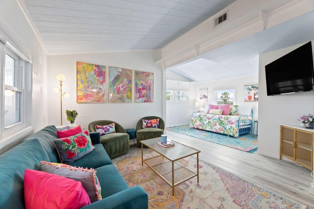 4021 Las Palmas Street, Galveston, TX 77554
