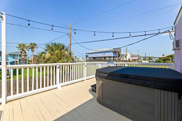 4021 Las Palmas Street, Galveston, TX 77554