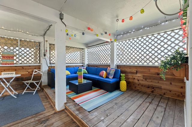4021 Las Palmas Street, Galveston, TX 77554