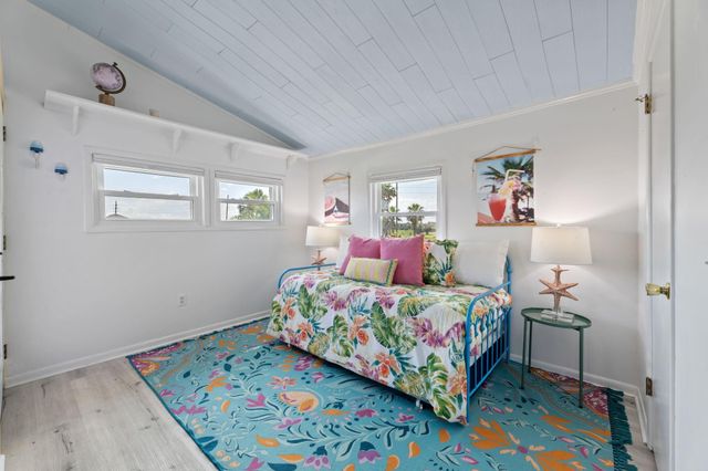 4021 Las Palmas Street, Galveston, TX 77554