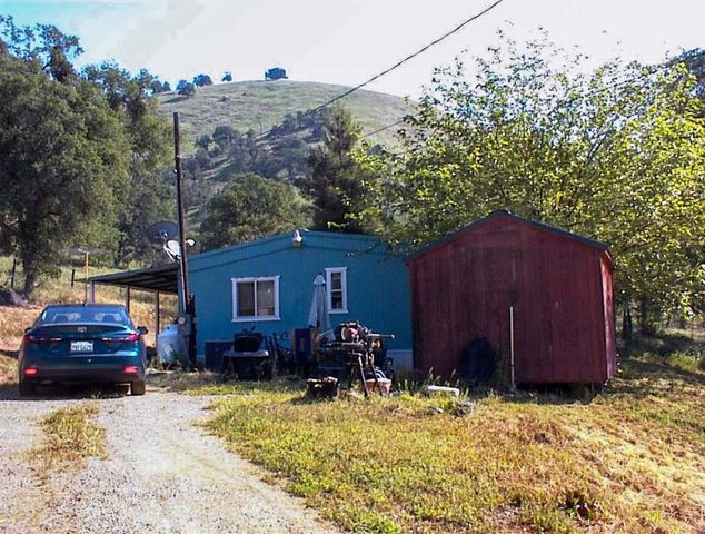 38152 Ruth Hill Road, Yokuts Valley, CA 93675