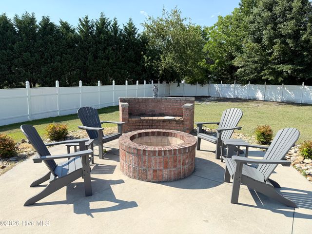 181 Blackwater Drive, Winterville, NC 28590