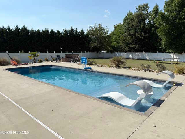 181 Blackwater Drive, Winterville, NC 28590