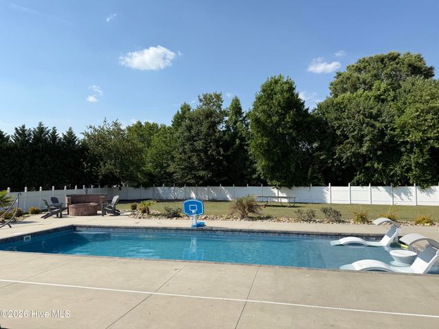 181 Blackwater Drive, Winterville, NC 28590