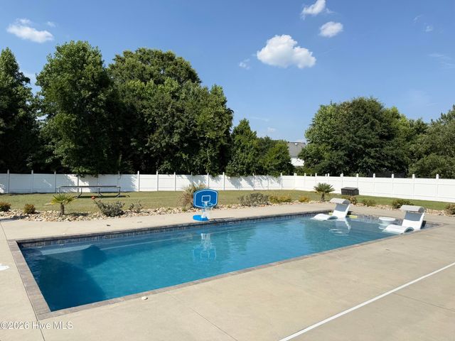 181 Blackwater Drive, Winterville, NC 28590