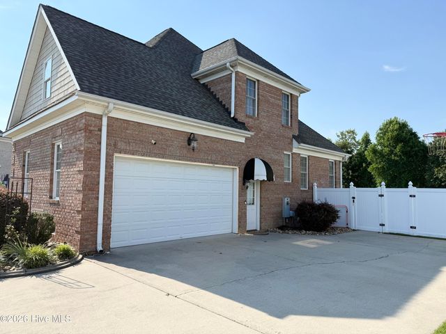 181 Blackwater Drive, Winterville, NC 28590