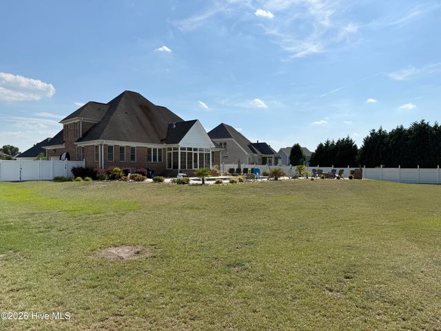 181 Blackwater Drive, Winterville, NC 28590