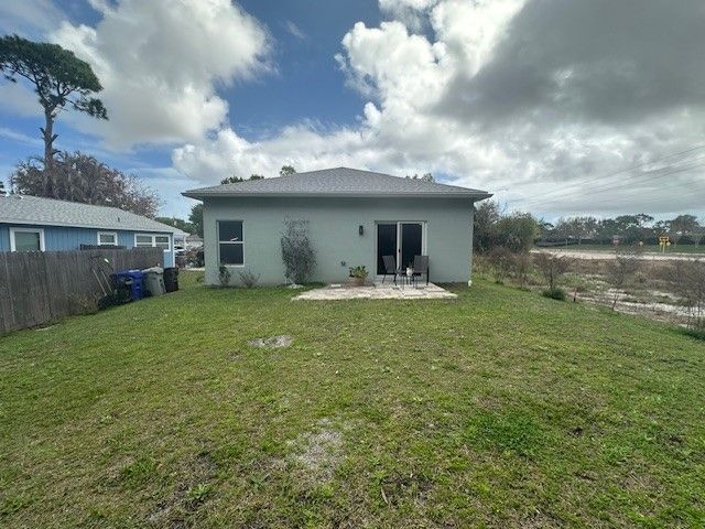 1685 22nd Avenue SW, Vero Beach, FL 32962
