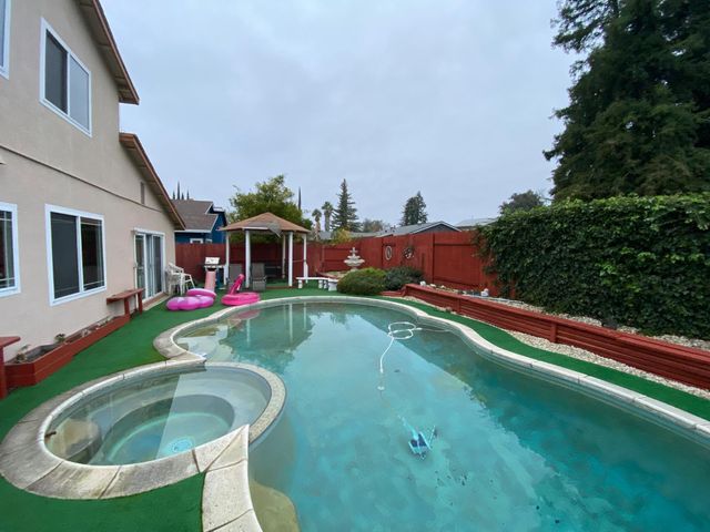 9243 Carla Way, Sacramento, CA 95826