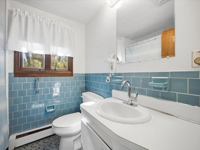 56 Congress St, Braintree, MA 02184