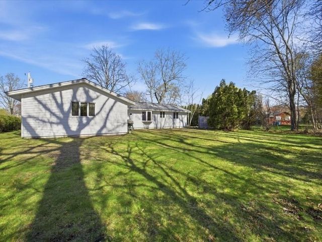 56 Congress St, Braintree, MA 02184