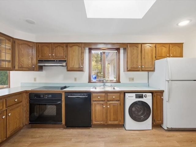 56 Congress St, Braintree, MA 02184