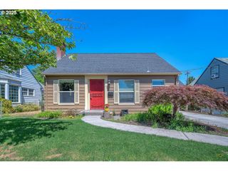 116 E 35TH St, Vancouver, WA 98663