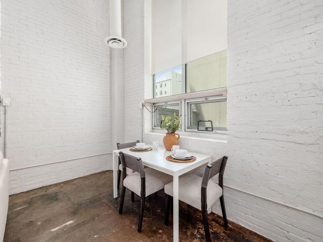 60 E Spring Street, 121, Columbus, OH 43215