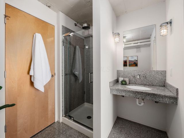 60 E Spring Street, 121, Columbus, OH 43215