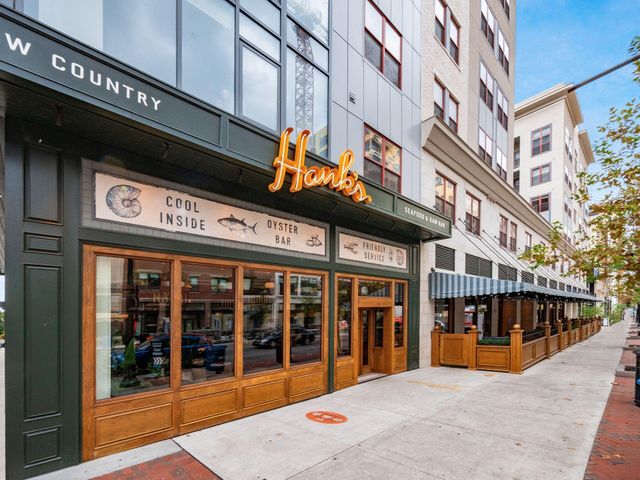 60 E Spring Street, 121, Columbus, OH 43215