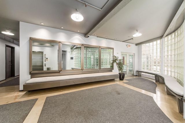 60 E Spring Street, 121, Columbus, OH 43215