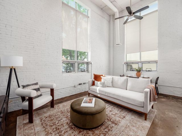 60 E Spring Street, 121, Columbus, OH 43215