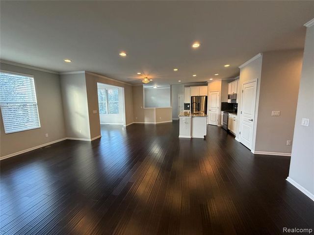 31065 Tremont Lane, Beverly Hills, MI 48025