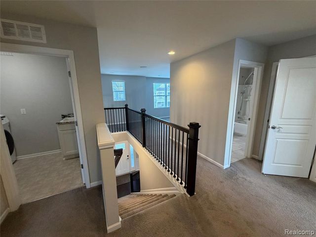 31065 Tremont Lane, Beverly Hills, MI 48025