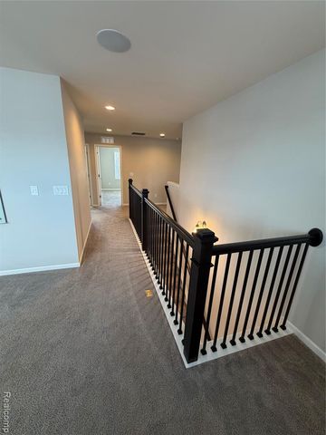 31065 Tremont Lane, Beverly Hills, MI 48025