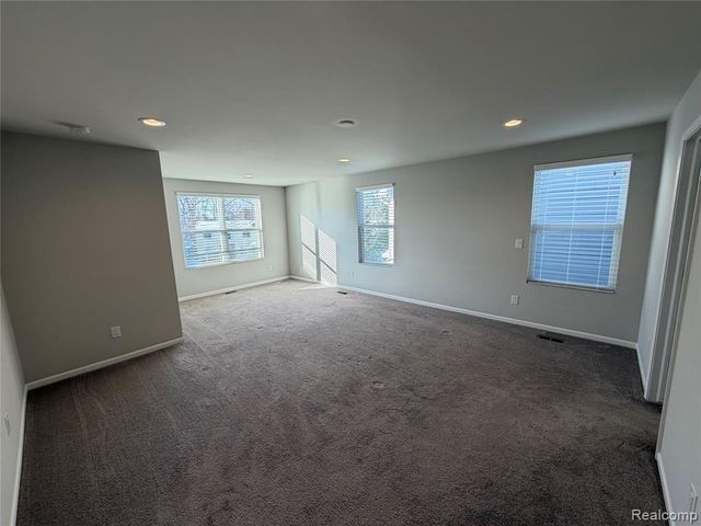 31065 Tremont Lane, Beverly Hills, MI 48025