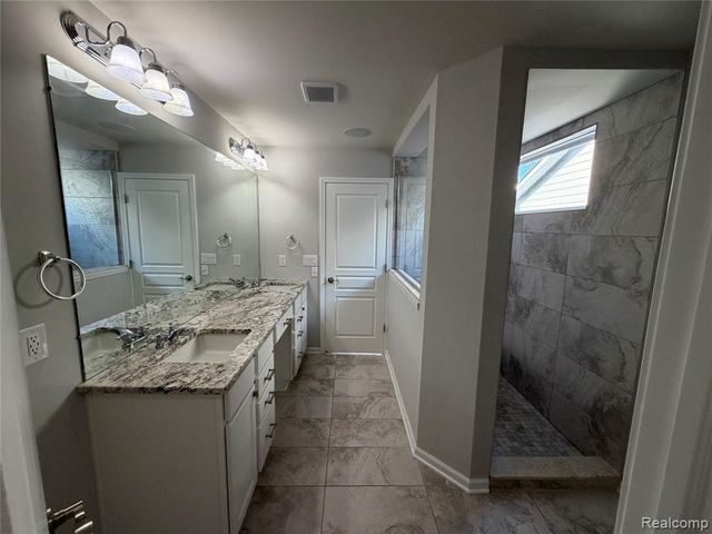 31065 Tremont Lane, Beverly Hills, MI 48025