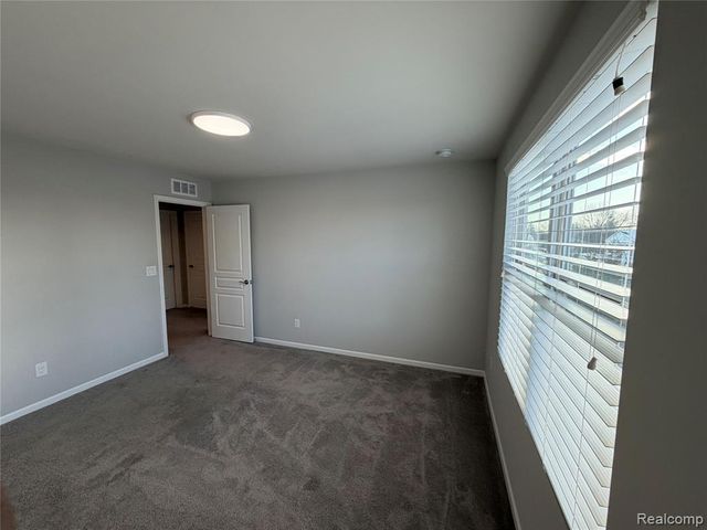 31065 Tremont Lane, Beverly Hills, MI 48025