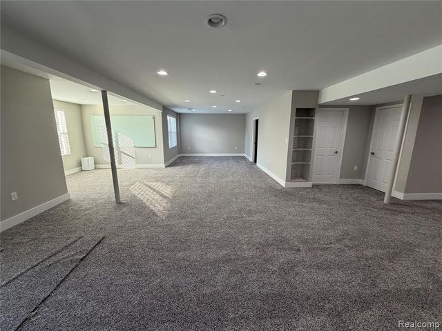 31065 Tremont Lane, Beverly Hills, MI 48025