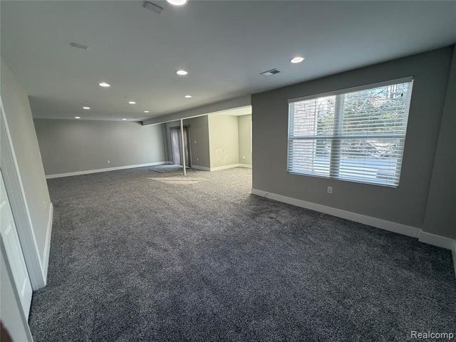 31065 Tremont Lane, Beverly Hills, MI 48025